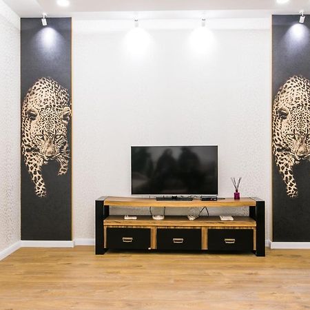 Sweet Home 6 Vip At Rustaveli Avenue Tiflis Exterior foto
