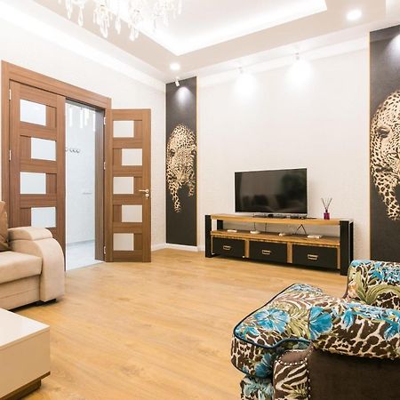 Sweet Home 6 Vip At Rustaveli Avenue Tiflis Exterior foto