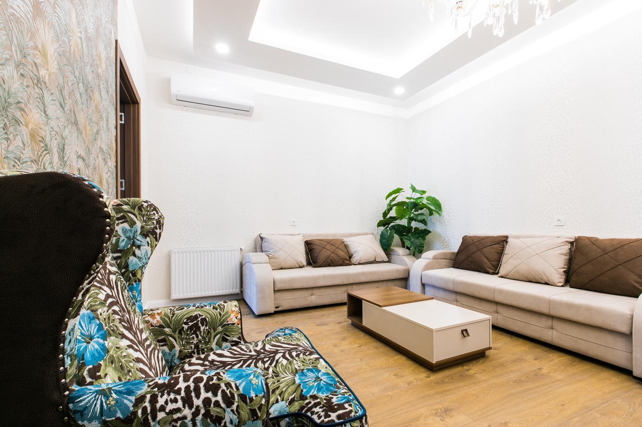 Sweet Home 6 Vip At Rustaveli Avenue Tiflis Exterior foto